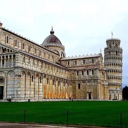 Tra Miracoli E Cavalieri Apartment Pisa Exterior foto