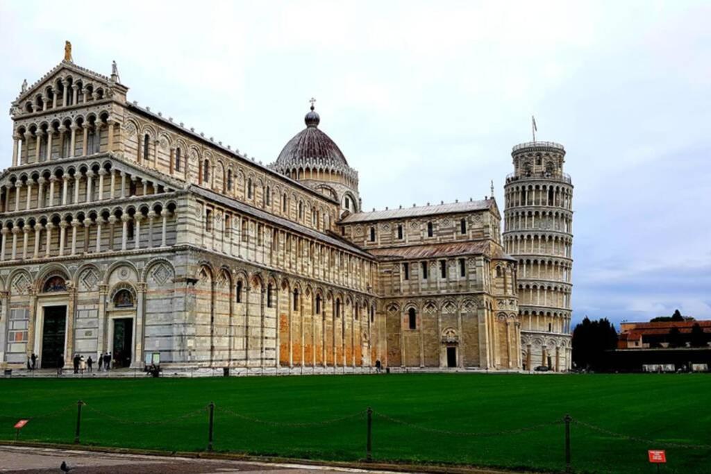 Tra Miracoli E Cavalieri Apartment Pisa Exterior foto